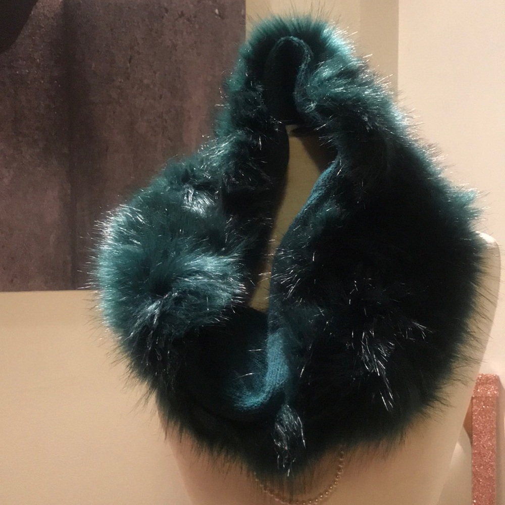 Emerald green fury infinity scarf